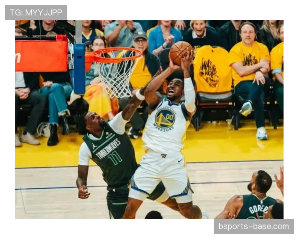 库明加无球切入为库里拉开防线较上季提升空位得分