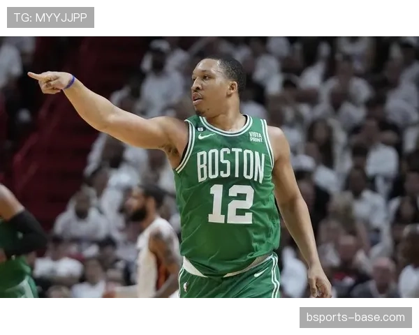 格兰特·威廉姆斯挡拆创造空间提升球队防守反击效率