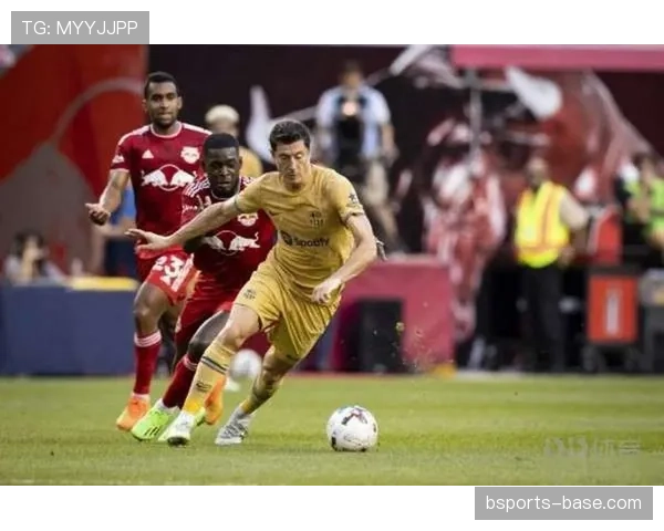 本泽马 vs 莱万：射术技术细节深度解析