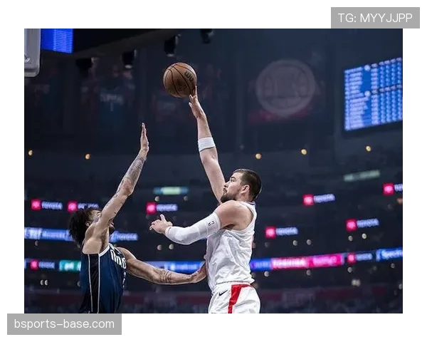 戈贝尔护筐效率领跑联盟，内线防守改变对手进攻结构